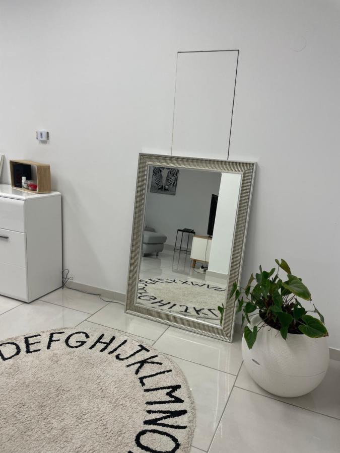 Stadtsuite Mit Sauna In Wiener Neustadt 135 M2 Exteriör bild