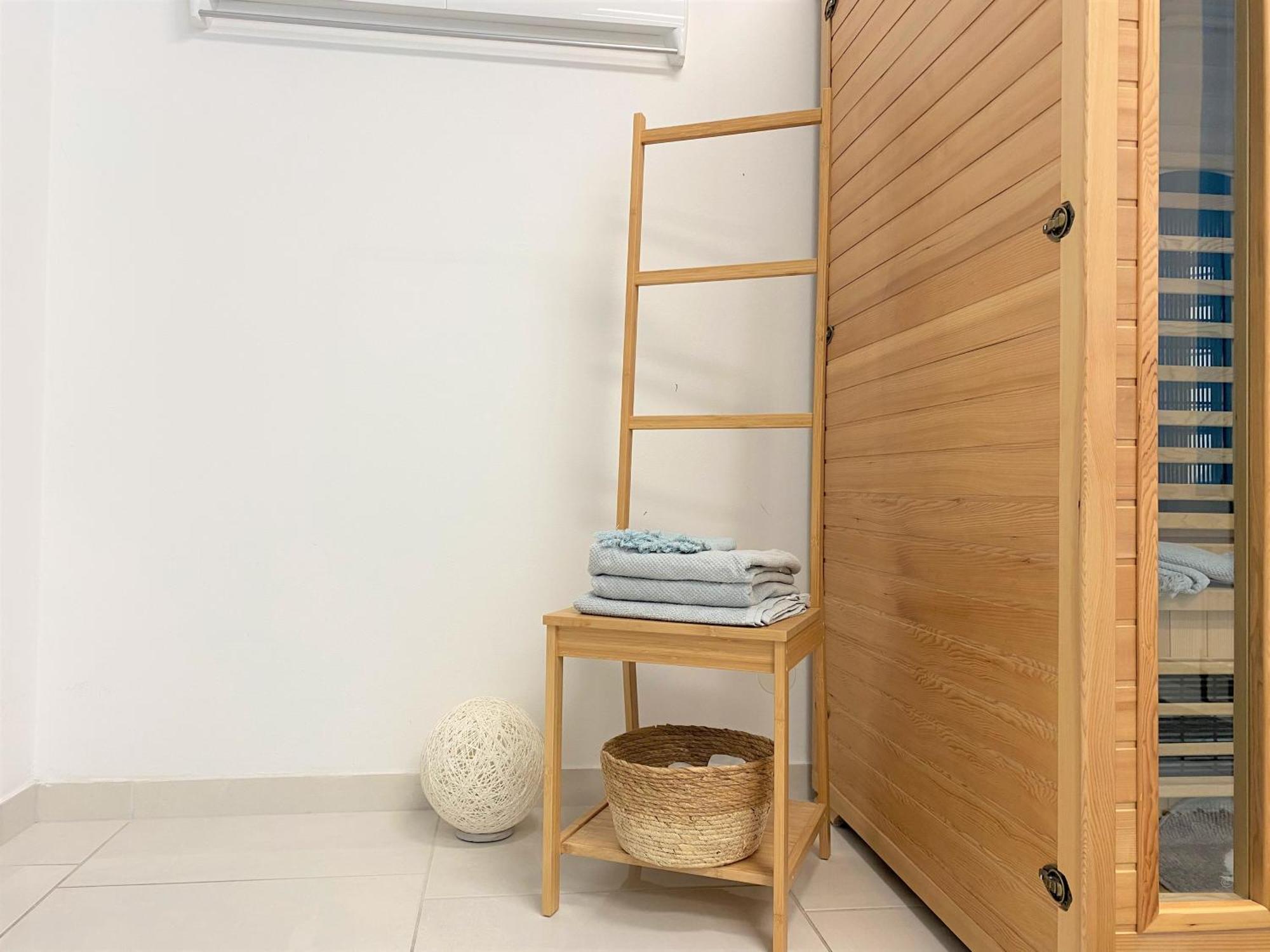 Stadtsuite Mit Sauna In Wiener Neustadt 135 M2 Exteriör bild