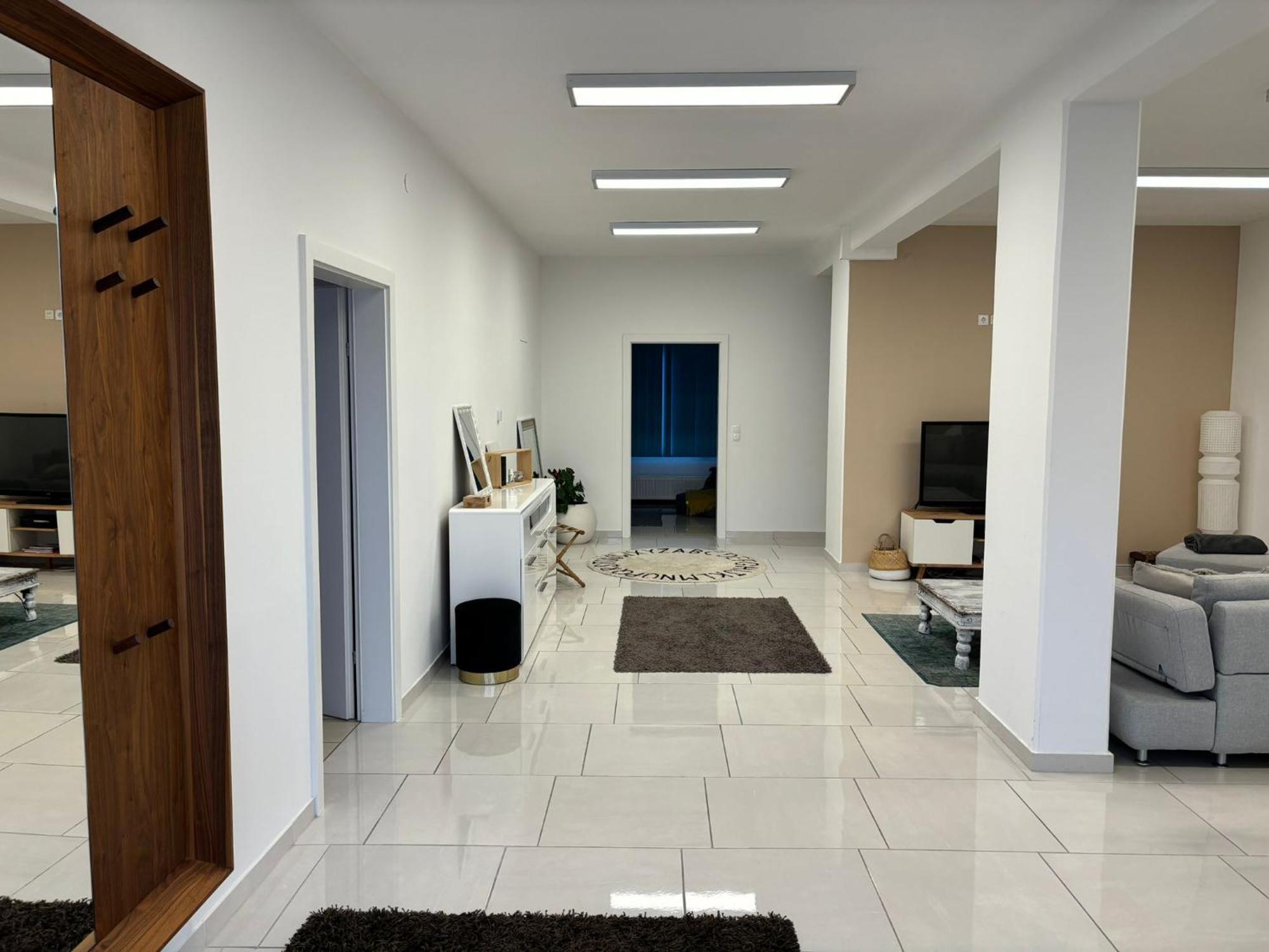 Stadtsuite Mit Sauna In Wiener Neustadt 135 M2 Exteriör bild
